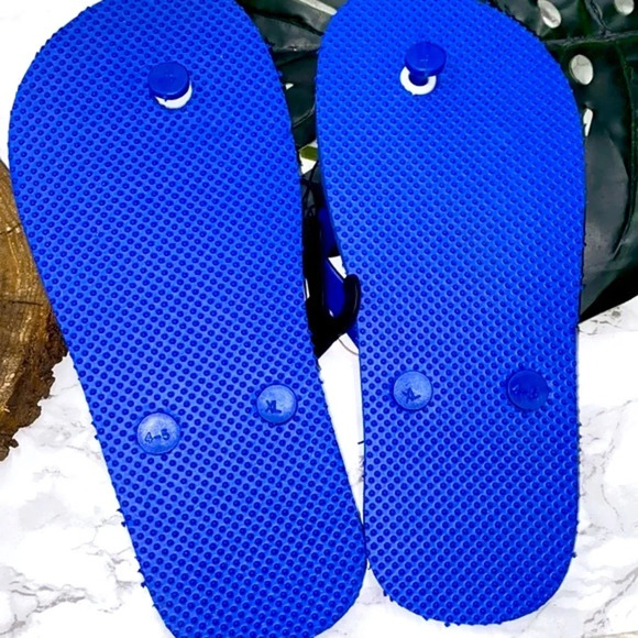 Wonder Nation size 4-5 blue flip flops - Picture 2 of 2